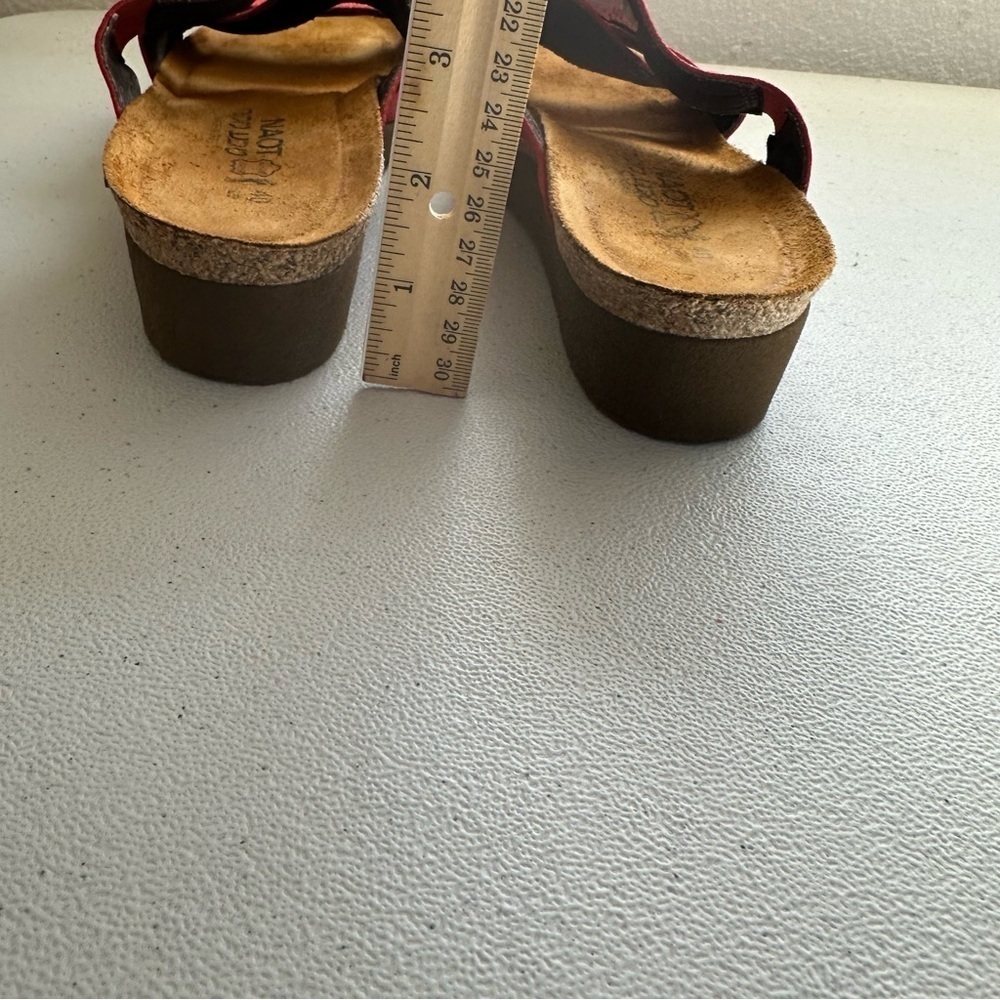 NAOT woman’s sandals - Picture 5 of 9